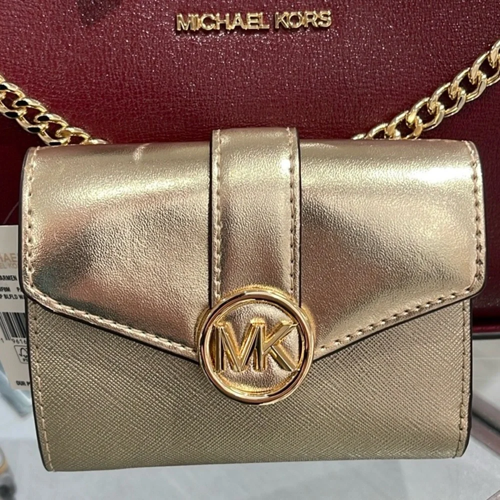 MICHAEL KORS CARMEN MEDIUM LOGO AND FAUX LEATHER WALLET
PALE GOLD
NWT - Picture 1 of 16